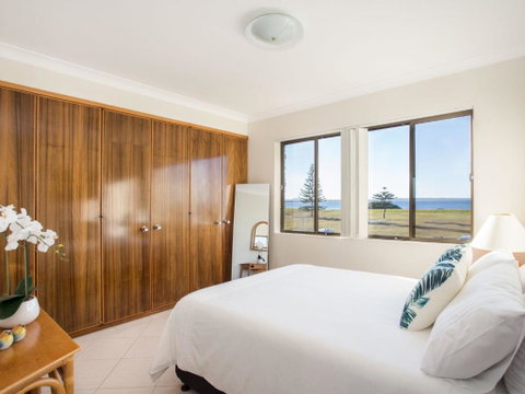 Villa Bianca 10 Opposite The Tanks - Great Ocean Road Tourism 2