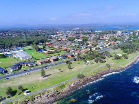 Villa Bianca 10 Opposite The Tanks - Great Ocean Road Tourism 3