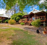 Sunnyhurst Chalets Rural Stay - Great Ocean Road Tourism
