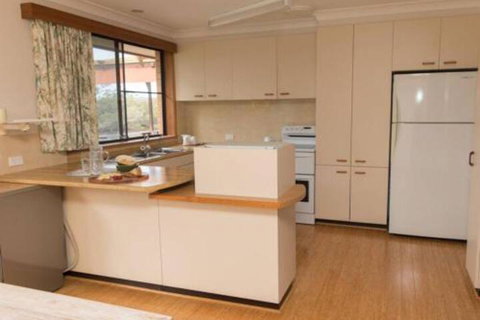 Kookas Nest Waterfront Home Tranquil Setting - Great Ocean Road Tourism 3