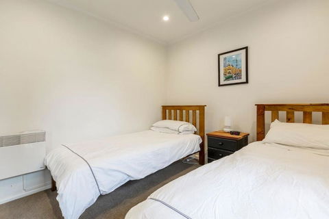 ?Spacious Bungalow?5min Walk To Station?5min To Box Hill?WiFi?Parking - Great Ocean Road Tourism 5