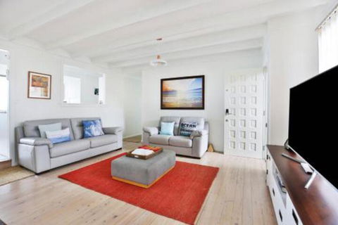 Azure Absolute Beachfront Pet Friendly - Great Ocean Road Tourism 5