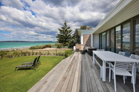 Azure Absolute Beachfront Pet Friendly - Great Ocean Road Tourism 0
