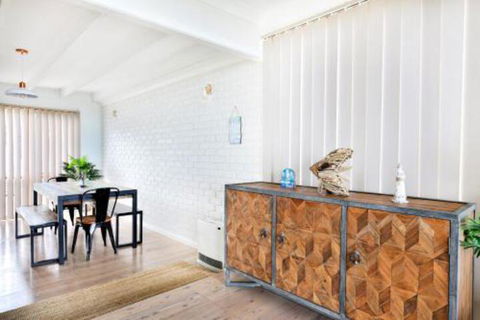 Azure Absolute Beachfront Pet Friendly - Great Ocean Road Tourism 4