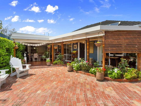 KARINYA MORNINGTON - Great Ocean Road Tourism 5