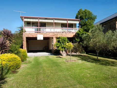 FAMILY GETAWAY DROMANA - Great Ocean Road Tourism 4