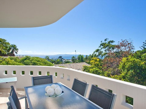 Artis Noosa Heads - Great Ocean Road Tourism 3