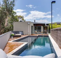 Kalina Retreat tennis  pool - Great Ocean Road Tourism