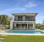 WATERFRONT HOME BORDERING MOOLOOLABA - Great Ocean Road Tourism