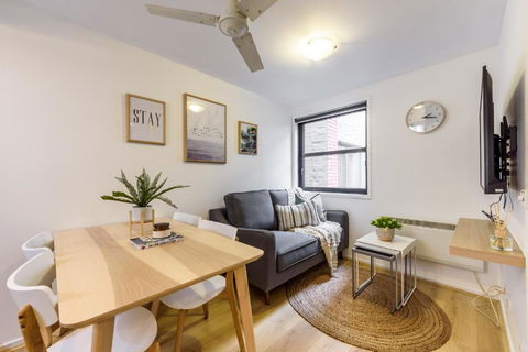WOW Apartment On Flinders - Great Ocean Road Tourism 1