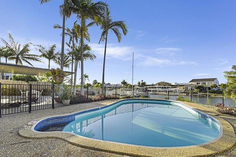 CANAL HOME NEAR MOOLOOLABA Kooringal - Great Ocean Road Tourism 6