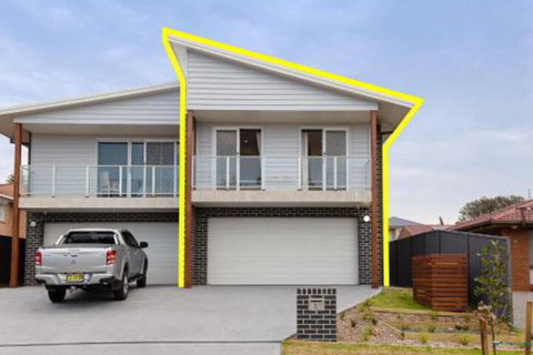 Birubi Breezes 2 / 7 Fitzroy St. Large Duplex With Air Conditioning WIFI & Only 5 Minute Walk To The Beach - Great Ocean Road Tourism 0