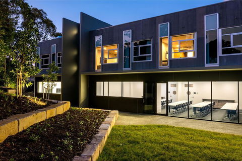 Elite Gold Coast - Great Ocean Road Tourism 1