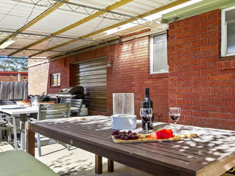 Braeside Waterfront Fireplace - Great Ocean Road Tourism 4