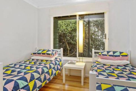 SEAVIEW Ocean Views From A Modern Townhouse - Great Ocean Road Tourism 7