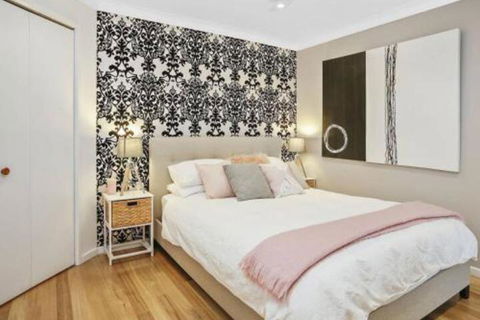 SEAVIEW Ocean Views From A Modern Townhouse - Great Ocean Road Tourism 3