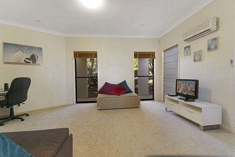 Castaways Beachside Family Retreat 44 Driftwood Drive - Great Ocean Road Tourism 6