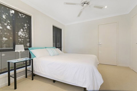 Castaways Beachside Family Retreat 44 Driftwood Drive - Great Ocean Road Tourism 5