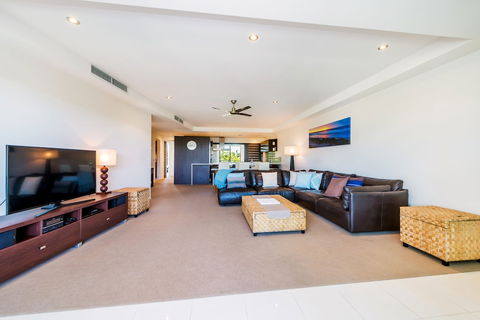 Stylish Beach Side Apartment Unit 5 33 Lorikeet Drive - Great Ocean Road Tourism 4