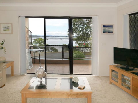 Renas Court 2 - Great Ocean Road Tourism 6