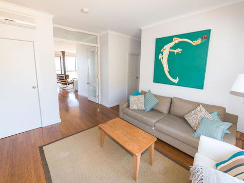 20 Lady Bay Road - Great Ocean Road Tourism 3