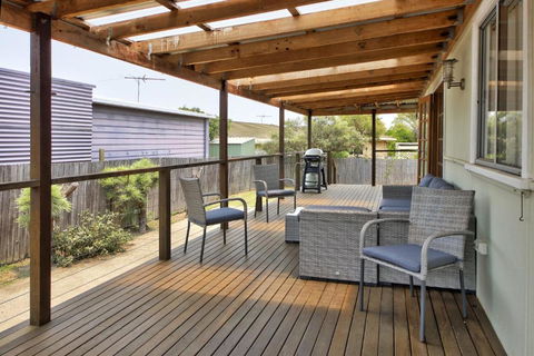 A Reel Teal - Great Ocean Road Tourism 1