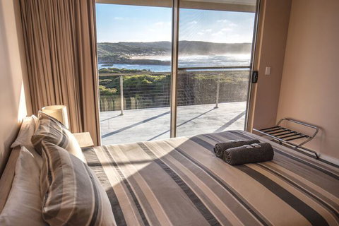 Hanson Bay Wildlife Sanctuary And Cabins - Great Ocean Road Tourism 7