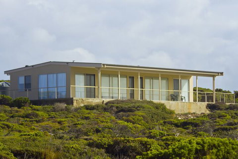 Hanson Bay Wildlife Sanctuary And Cabins - Great Ocean Road Tourism 3
