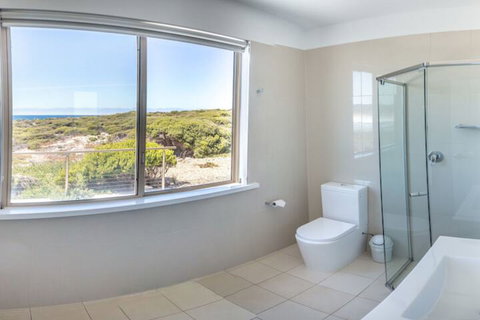 Hanson Bay Wildlife Sanctuary And Cabins - Great Ocean Road Tourism 6