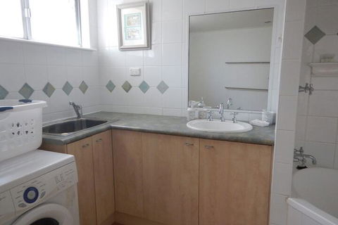 Unit 2 At 4 Pelican Street, Peregian Beach, Noosa Area - Great Ocean Road Tourism 2