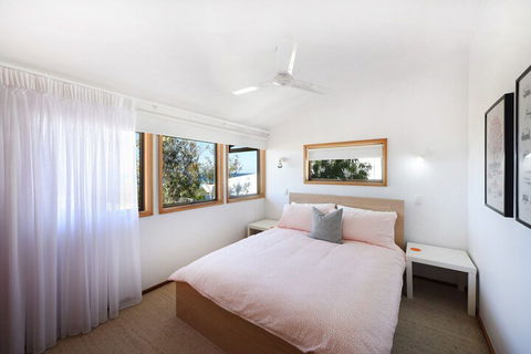 Sun Ray - 9 Pelican Street, Peregian Beach, Noosa Shire - Great Ocean Road Tourism 6