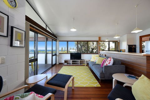 Sun Ray - 9 Pelican Street, Peregian Beach, Noosa Shire - Great Ocean Road Tourism 5