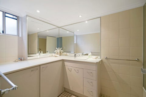 Kingsview - 1/54 Kingfisher Drive - Great Ocean Road Tourism 6