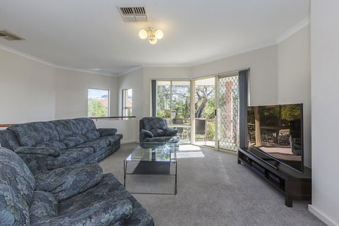 The Burswood Townhouse - Great Ocean Road Tourism 3