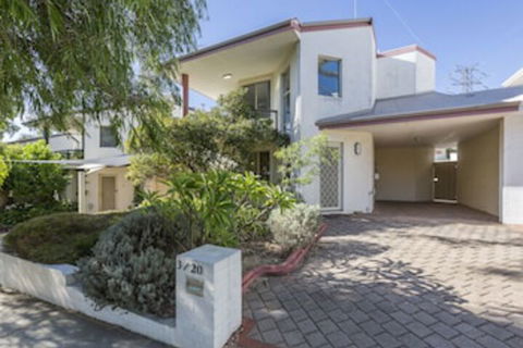 The Burswood Townhouse - Great Ocean Road Tourism 0