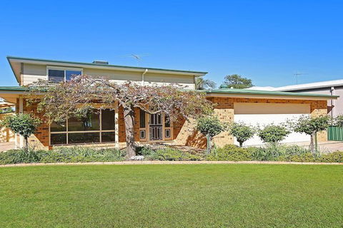 Waterfront 58 Yarrawonga - Great Ocean Road Tourism 2