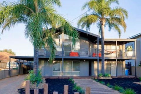 Paradise Waters - Yarrawonga - Great Ocean Road Tourism 0