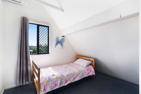 Chalet By The Sea, 10 Pelican Street, Peregian Beach - Great Ocean Road Tourism 5