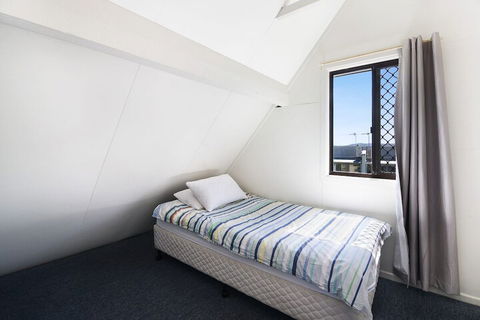 Chalet By The Sea, 10 Pelican Street, Peregian Beach - Great Ocean Road Tourism 7