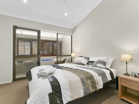 A Superb Location For Enjoying The Best Of Noosa Unit 2 / 69 Noosa Parade - Great Ocean Road Tourism 2