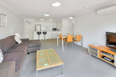 Airtrip Apartment On Russell St - Great Ocean Road Tourism 3