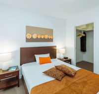 Airtrip Apartment on Merivale St - Great Ocean Road Tourism