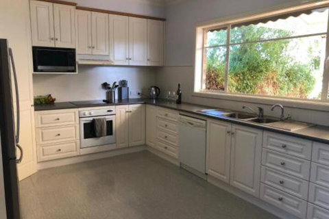 Pleasant View - Great Ocean Road Tourism 5