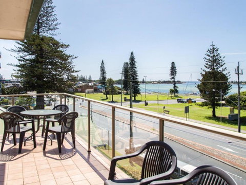 Oxley 8 At Tuncurry - Great Ocean Road Tourism 5