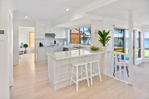 Adrift Retreat St. Georges Basin Waterfront Home - Great Ocean Road Tourism 2