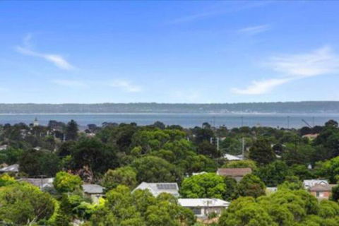 Modern Luxury 3 Bedroom Apartment With Sea Views - Great Ocean Road Tourism 1