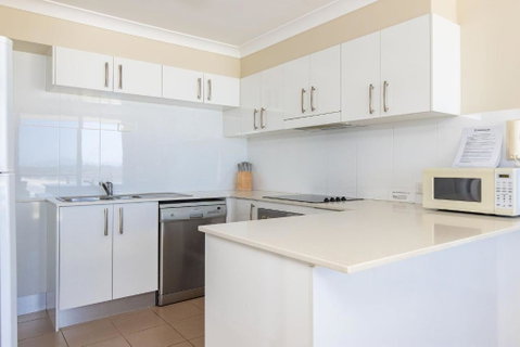 Beachpoint Unit 402 28 North Street - Great Ocean Road Tourism 6