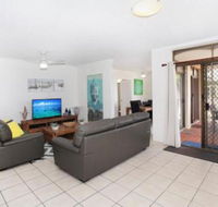 Unit 2 Cooltoro Court 7 Frank Street Coolum Beach 400 BOND LINEN INCLUDED - Great Ocean Road Tourism