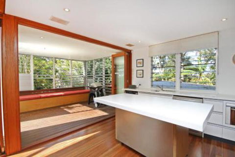 13 Ann Street Coolum Beach Pet Friendly Linen Included - Great Ocean Road Tourism 2