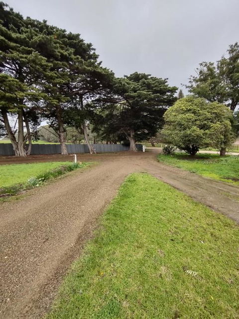 Pink Gums Farmstay - Great Ocean Road Tourism 3